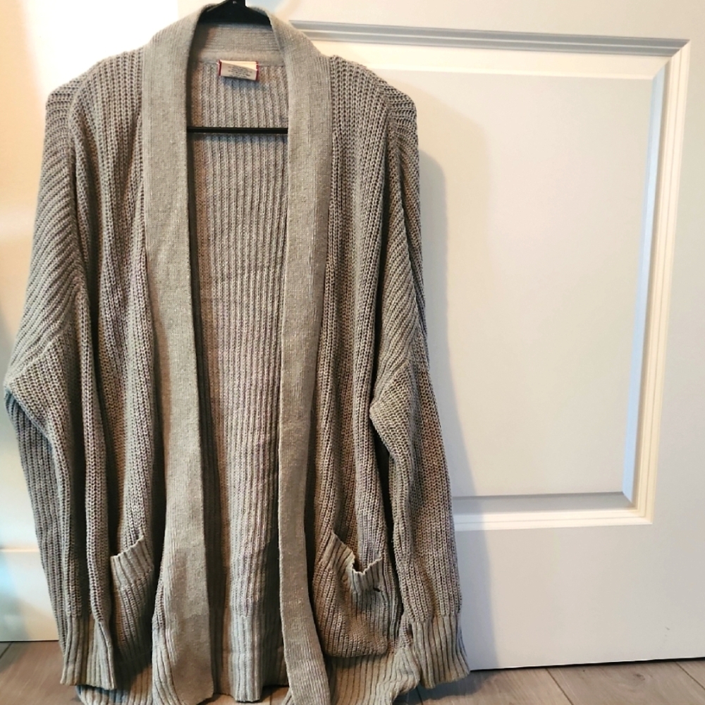 Active USA Gray Knit Sweater